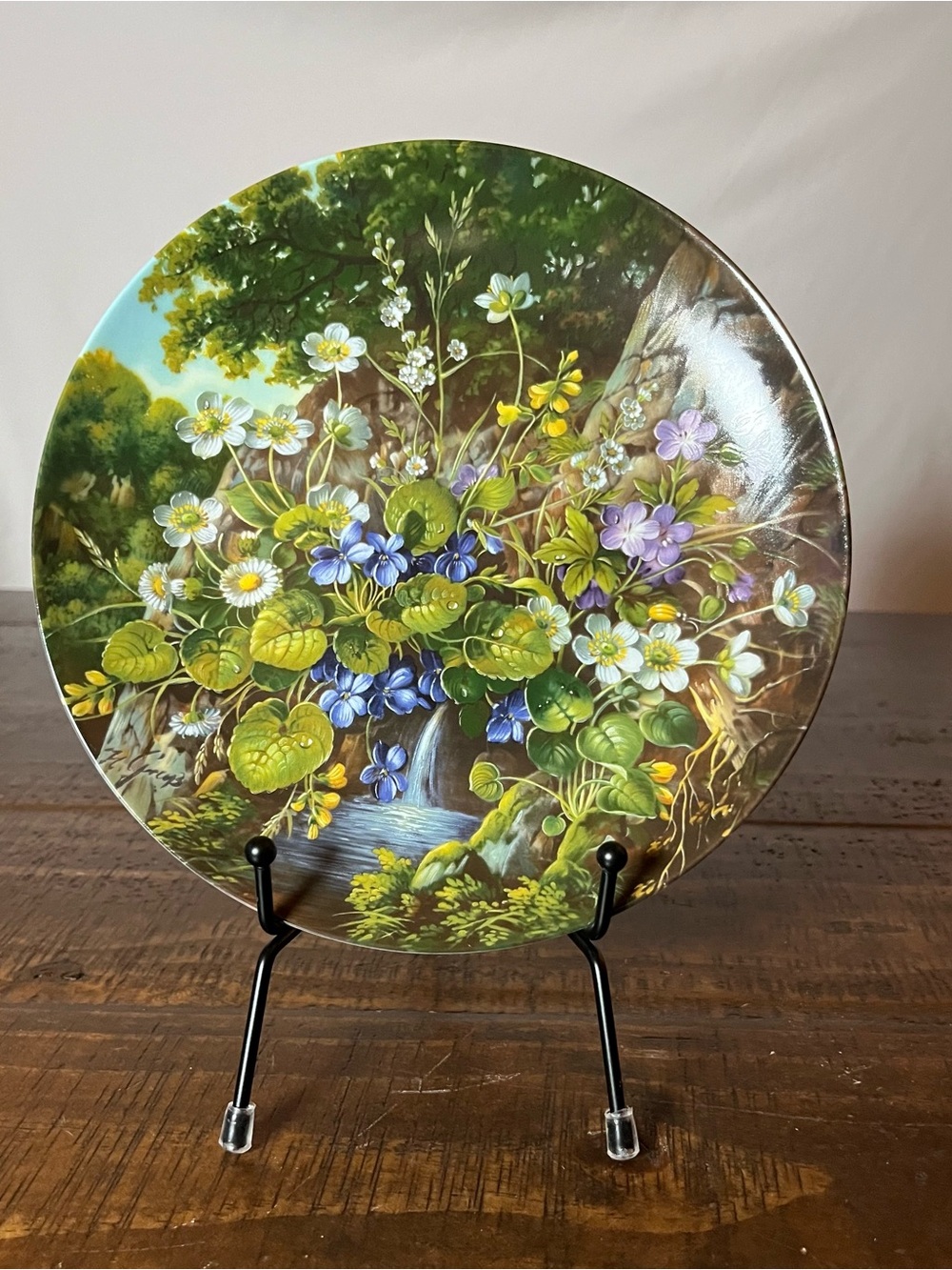 Botanical Floral Decorative Plate — Green, Blue, White